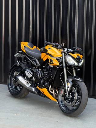 TRIUMPH STREET TRIPLE RS ABS TRIUMPH STREET TRIPLE RS ABS